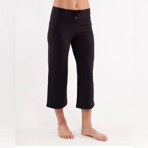 Lululemon Relaxed Fit Crop